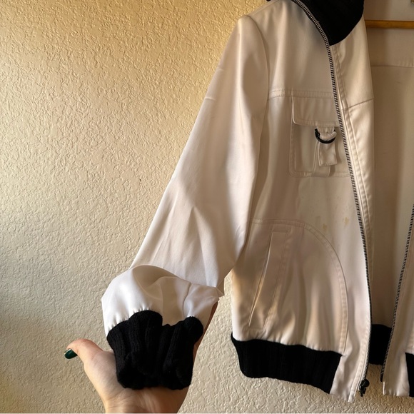 St. John Sport by Marie Gray Bomber - Picture 6 of 12